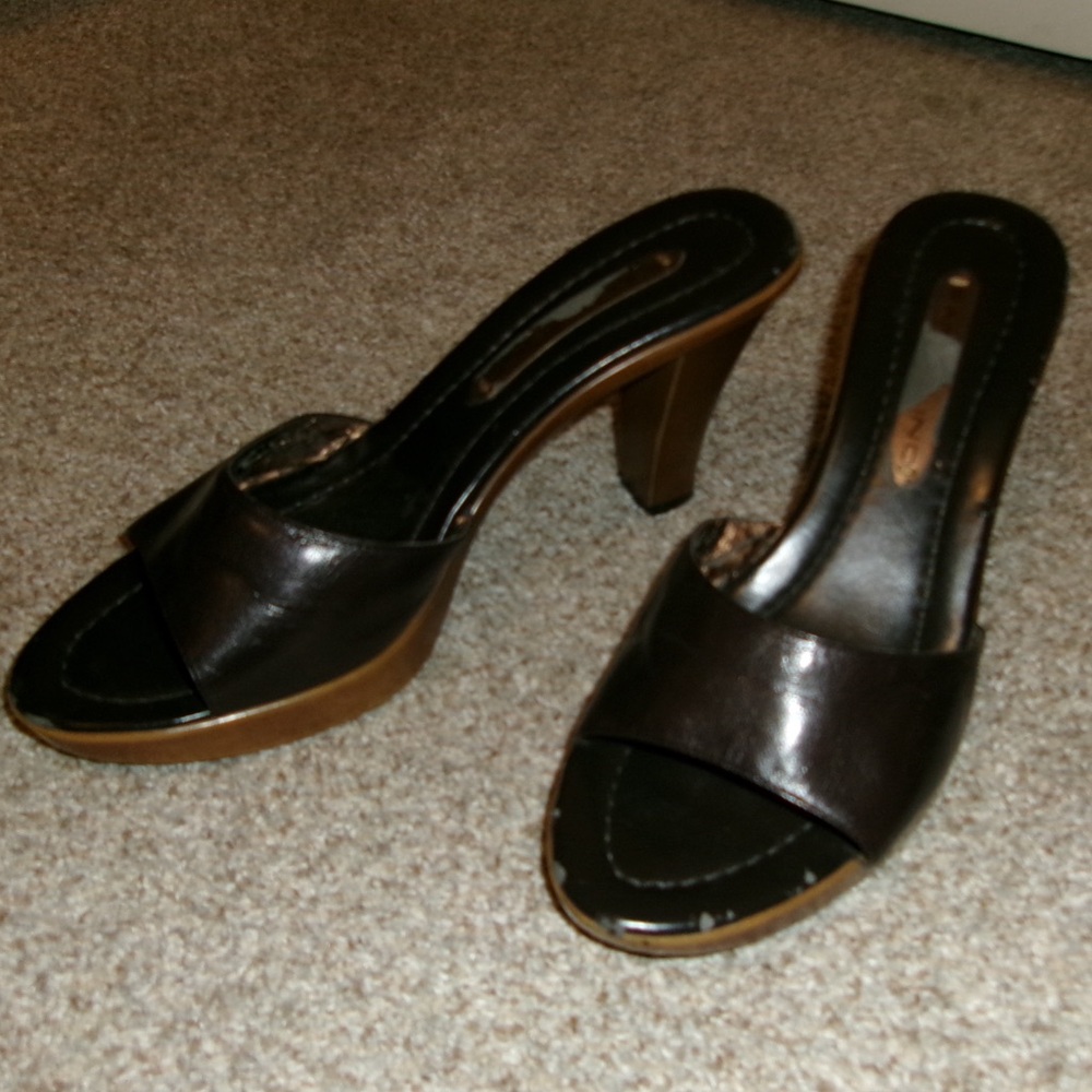 Bandolino Brown Leather Platform Mule Heels – Open Toe Slip-On